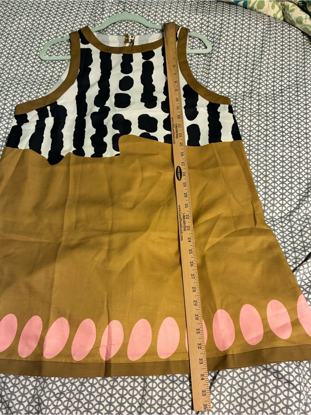 SHEIN Black & White Graphic shift dress with Mustard and Pink Accents L 10-12) - Picture 6 of 7